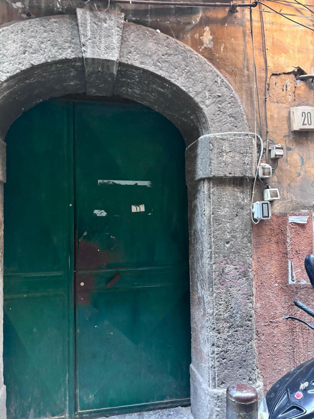 Bed and Breakfast Ai 13 Gradoni Di Chiaia Nápoles Exterior foto
